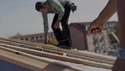 Couvreurs pour pose d'écrans haute perméabilité en synthétique ou bitumineux   